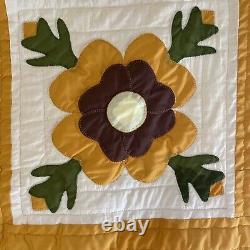 Vintage Appliqued flower quilt