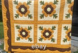 Vintage Appliqued flower quilt