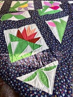 Vintage Beautiful 1960s Quilt With Hand Pieced Flower Pattern Queen Size