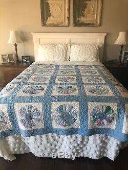 Vintage Blue White & Multi Colored Dresden Plate Hand Made Quilt 92 X 77 5 Star