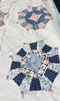 Vintage Colorful Handmade Thin Wheel Block Quilt 76x89. Multicolor Cottage