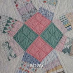 Vintage Cottage! Sweet Double Wedding Ring QUILT 86x72 Light Wear