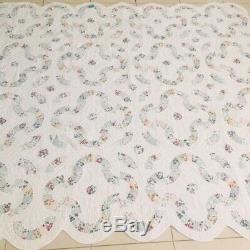 Vintage Country Chic Double Wedding Ring Handmade Quilt 90x82 Scallop Edges