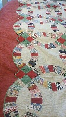 Vintage Double Wedding Ring Handmade Sculpted Edge Patchwork Quilt 72 X 88