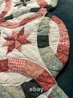 Vintage Double Wedding Ring Quilt Hand Quilted Scalloped Colorful About 61x81