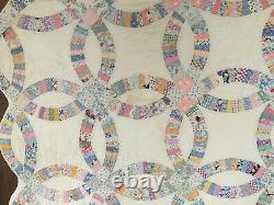 Vintage Double Wedding Ring Quilt, Scalloped Edges, Hand Stitched & Hand Quilted