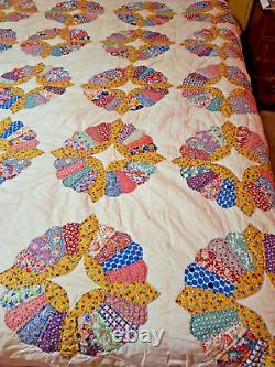 Vintage Dresden Plate Quilt Handmade Hand Quilted 69 x 83 1930s 1940s