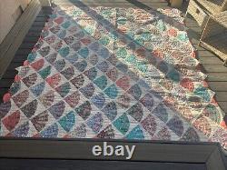 Vintage Fan pattern quilt 91 X 96.5 STUNNING QUILT