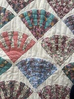 Vintage Fan pattern quilt 91 X 96.5 STUNNING QUILT