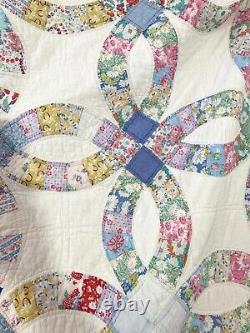 Vintage Farmhouse Handmade Quilt Double Wedding Ring Pattern