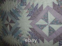 Vintage Hand & Machine Stitched Pineapple Log Cabin Quilt 84 x 82 Quilted