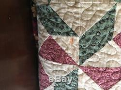 Vintage Hand Made Country Quilt Very Nice! Warm! 80 x 69