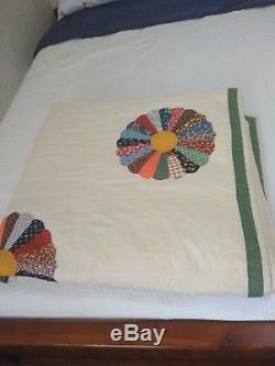 Vintage Hand Made Dresden Plate Quilt Cream With Borders Signed 1984