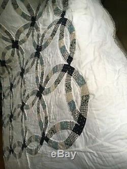 Vintage Hand Made Hand Quilted Wedding Ring Quilt Nice