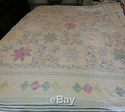 Vintage Hand Made Light Floral Pastels 8 Pointed Star Quilt 68 x 80