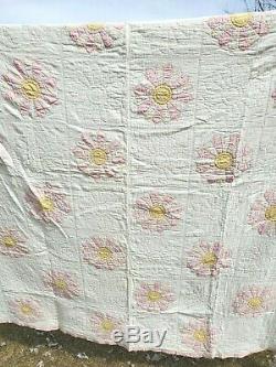 Vintage Hand Made Pink Patterned Dresden Plate Quilt 76 x 94