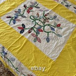 Vintage Hand Made Stitched Applique Floral Leaves Quilt 88 X 82 Yellow White