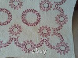 Vintage Hand Quilted Handmade Cross Stitched Quilt Mauve & White Daisy Wreath