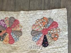 Vintage Hand Stitched Hand Made Dresden Plate Quilt Wow
