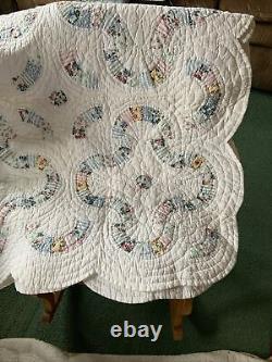 Vintage Hand-Stitched Quilt, Pattern Unknown, 86 x 62, Near Mint Condition