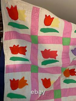Vintage Handcrafted Quilted Tulip Applique Patchwork Quilt 79x68 1940s/50s