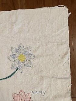 Vintage Handmade 30 Daisy Flower Applique White Multicolor Quilt 84x100 Queen