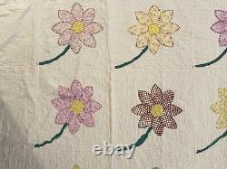 Vintage Handmade 30 Daisy Flower Applique White Multicolor Quilt 84x100 Queen