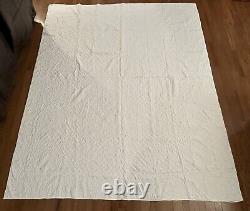 Vintage Handmade 30 Daisy Flower Applique White Multicolor Quilt 84x100 Queen