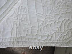 Vintage Handmade Appliqued Rose Mennonite Quilted Quilt