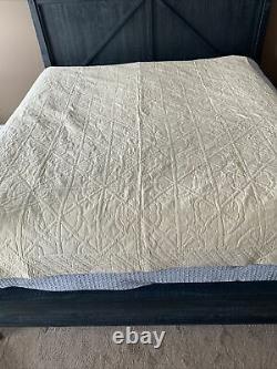 Vintage Handmade Bed Quilt 87 X 74 Purple White Lightweight