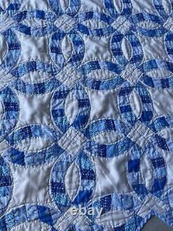 Vintage Handmade Blue Wedding Ring Quilt Scalloped Edge Floral 89x80