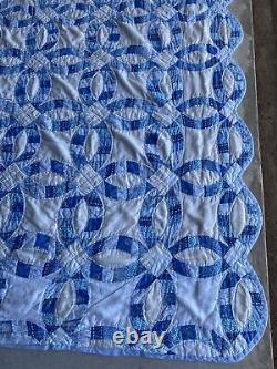 Vintage Handmade Blue Wedding Ring Quilt Scalloped Edge Floral 89x80