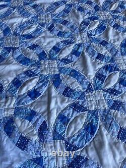 Vintage Handmade Blue Wedding Ring Quilt Scalloped Edge Floral 89x80