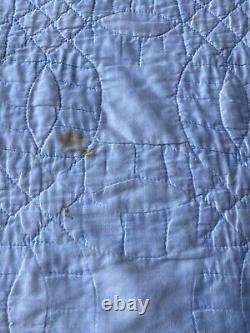 Vintage Handmade Blue Wedding Ring Quilt Scalloped Edge Floral 89x80