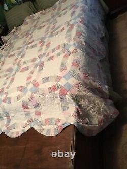Vintage Handmade Double Wedding Ring Quilt Approx. 76 X 80 Scalloped Edge