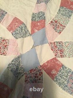 Vintage Handmade Double Wedding Ring Quilt Approx. 76 X 80 Scalloped Edge