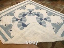 Vintage Handmade Dresden Bloom Quilt 9386