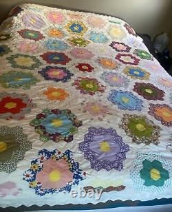 Vintage Handmade Feed Sack Grandmothers Flower Garden Quilt 84 x 68 LOOK