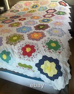 Vintage Handmade Feed Sack Grandmothers Flower Garden Quilt 84 x 68 LOOK