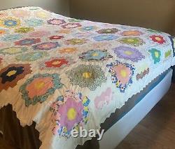 Vintage Handmade Feed Sack Grandmothers Flower Garden Quilt 84 x 68 LOOK