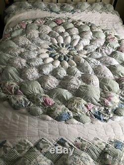 Vintage Handmade HAND STITCHED Lone Star/Dahlia Floral Puffy Quilt 84X86 LOVELY