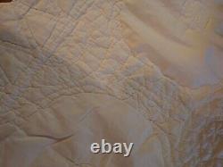Vintage Handmade Hand Quilted DRESDEN PLATE Patchwork Quilt Scalloped Edge 78X64