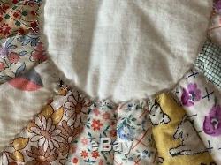 Vintage Handmade Hand Stitched FeedSack Dresden Plate Scalloped Boarder Quilt