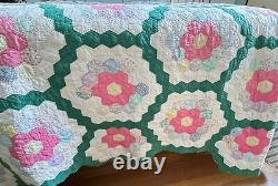 Vintage Handmade Hexagonal Pieced Patchwork Quilt A524