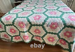 Vintage Handmade Hexagonal Pieced Patchwork Quilt A524