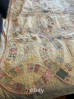 Vintage Handmade Patchwork Quilt Wedding Ring Feed Sack Cutter