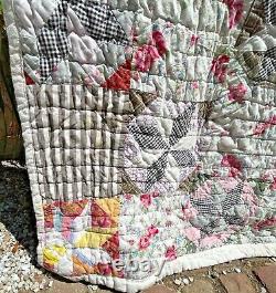 Vintage Handmade Pinwheel Patchwork Quilt 72 x 60 Cottage Core Chic