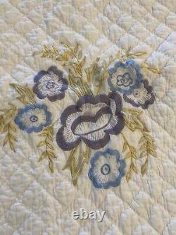 Vintage Handmade Quilt Embroidered Floral on White 66x84 Scalloped Edge