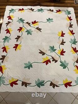 Vintage Handmade Quilt In Fall Leaves Pattern 76x86.5