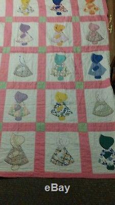 Vintage Handmade Quilt Sunbonnet Sue appliques have missing stitches, one dress